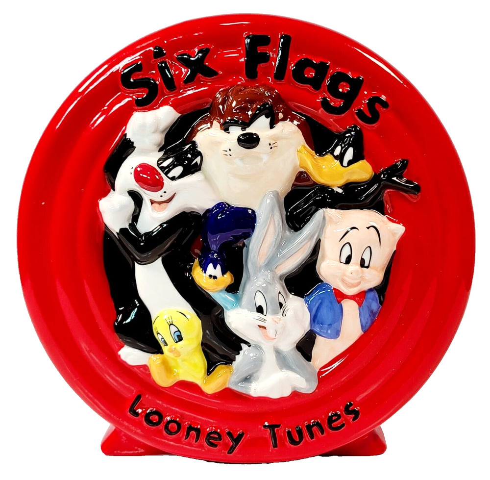 Vintage 1998 Six Flags Looney Tunes Ceramic Coin Saving Bank With 7 Characters